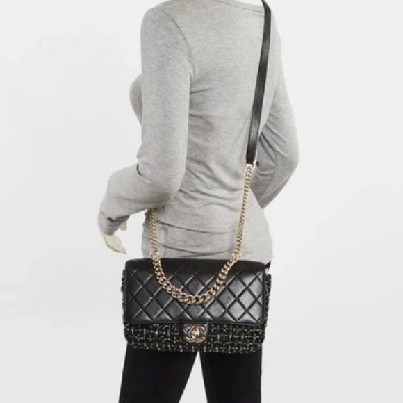 Chanel Black Tweed Quilted Lambskin Leather Medium Flap Bag - Picture 2 of 10